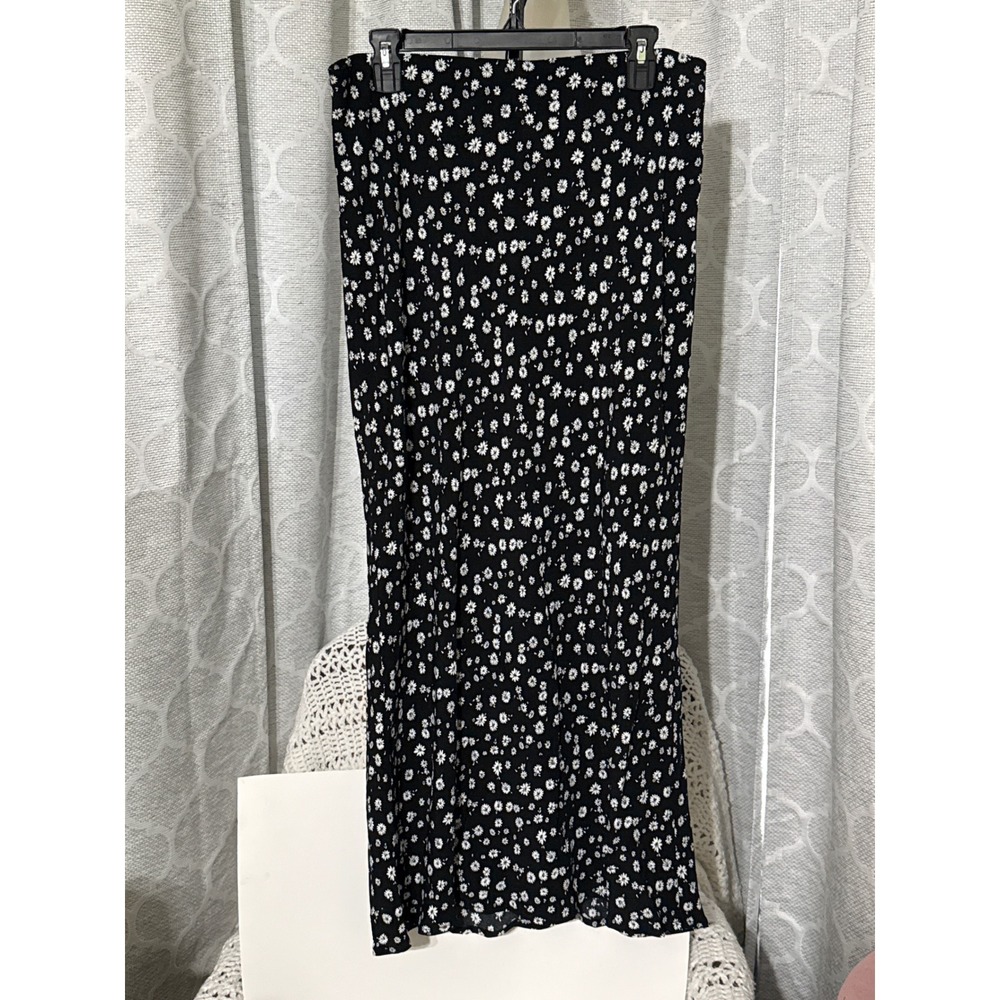 Wild Fable Womens Large Black White Daisy Floral Rayon Maxi Skirt Flowy Long
